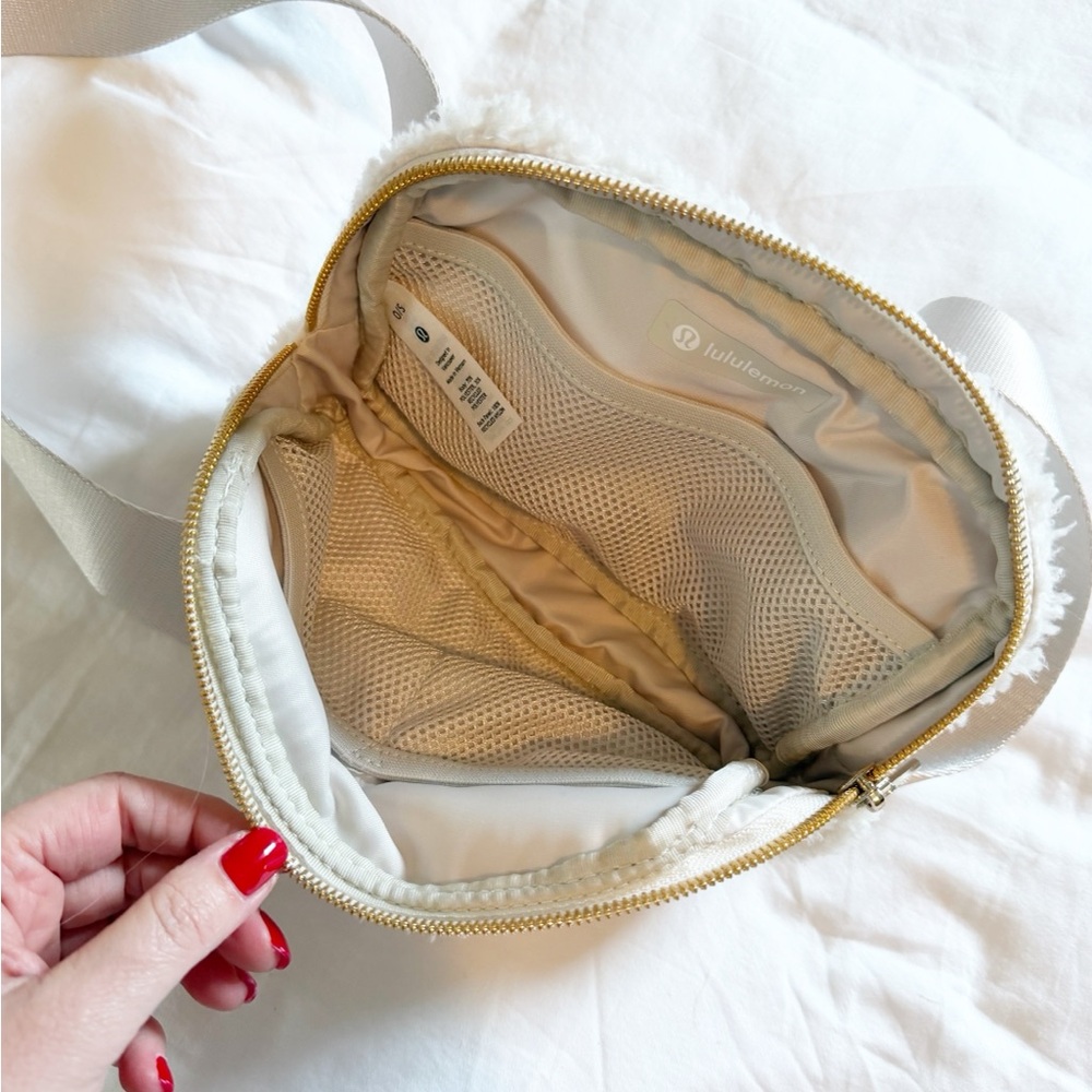 lululemon everywhere fleece belt bag - Picture 4 of 4